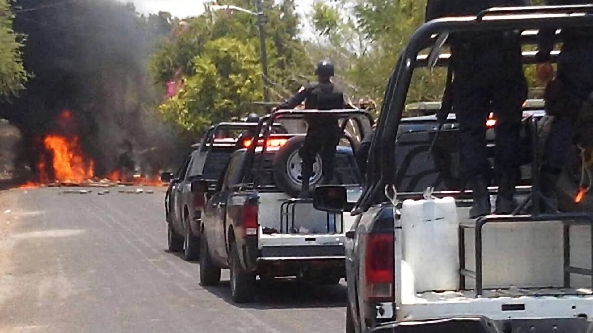 Elementos de la Policía Municipal durante bloqueos en Morelos