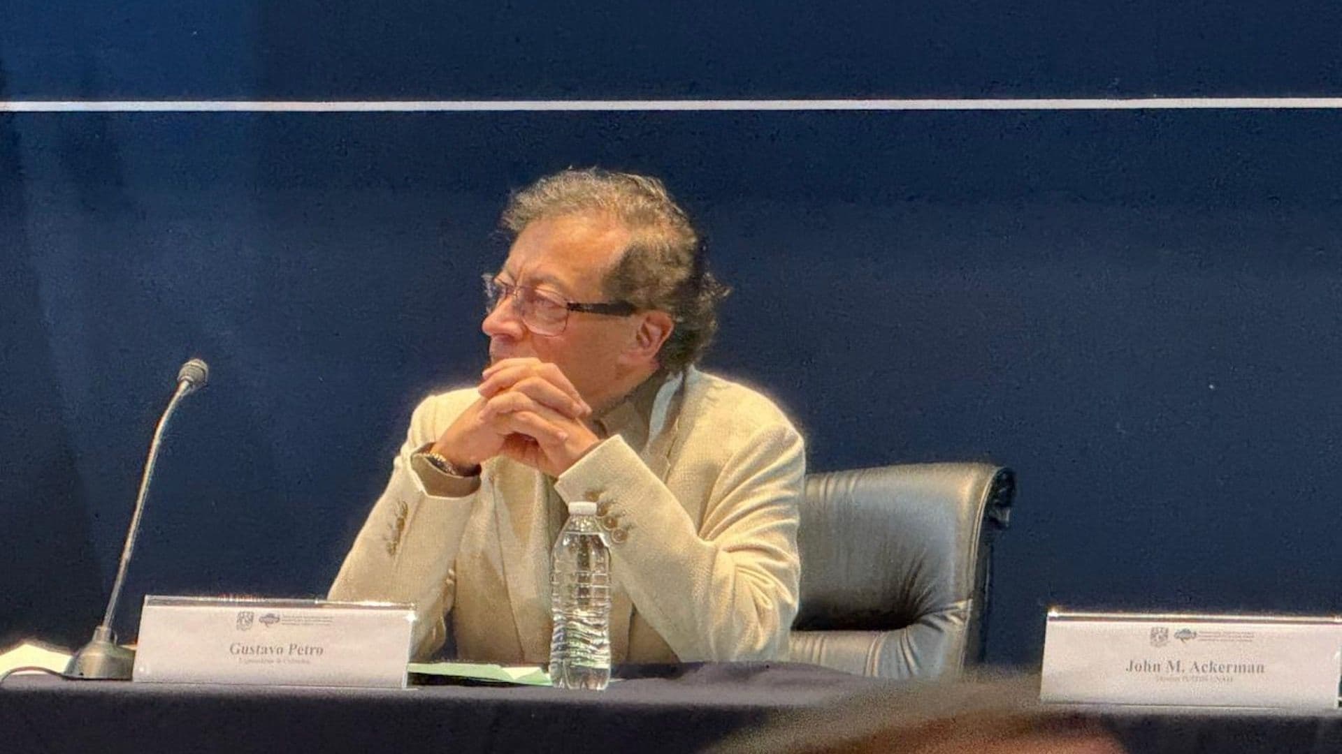 Gustavo Petro Ofrece Conferencia en la UNAM sobre el Capitalismo en el Siglo XXI