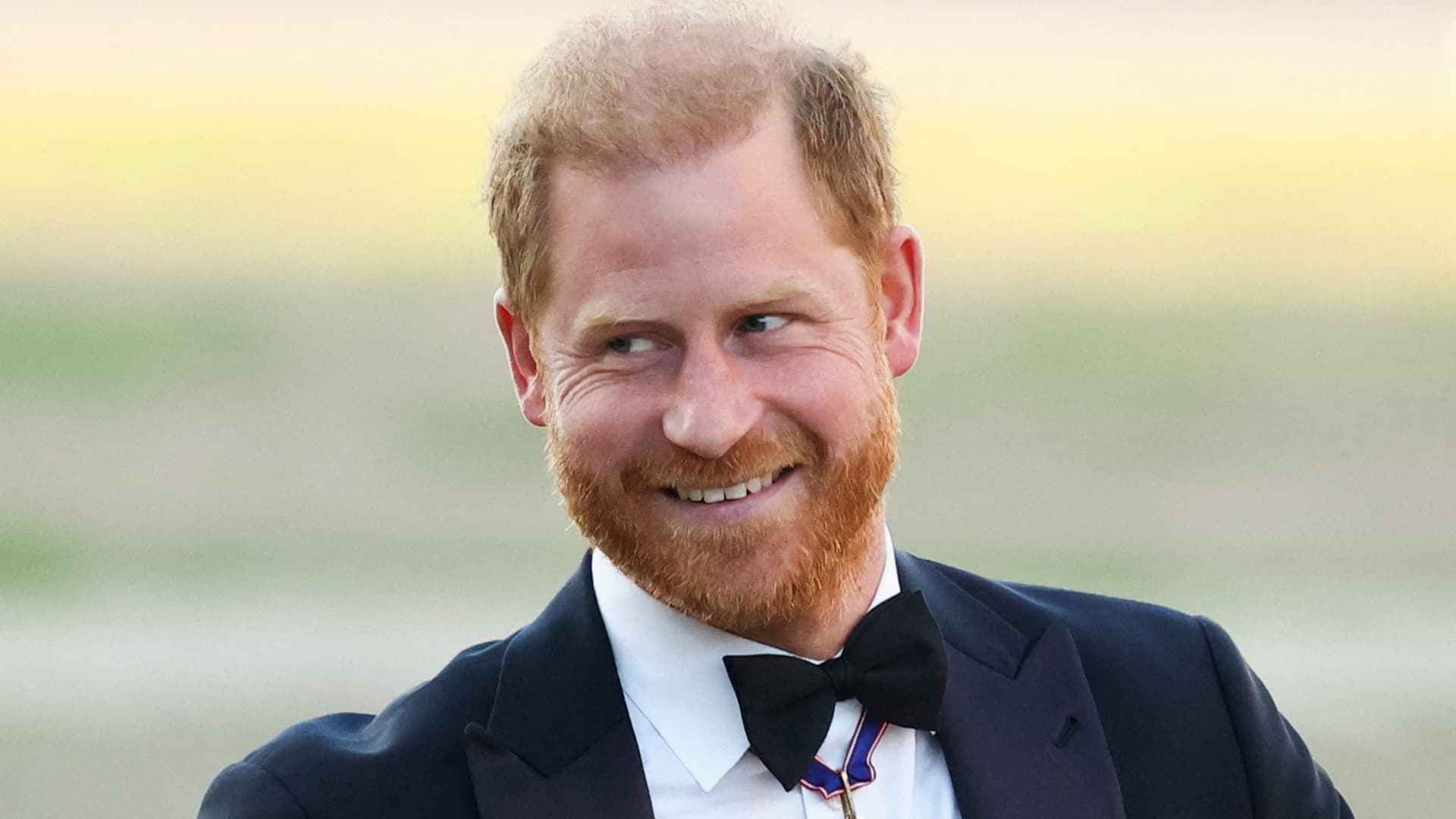 Harry Reaparece en Reino Unido sin Meghan Markle Durante Velada de los Invictus Games
