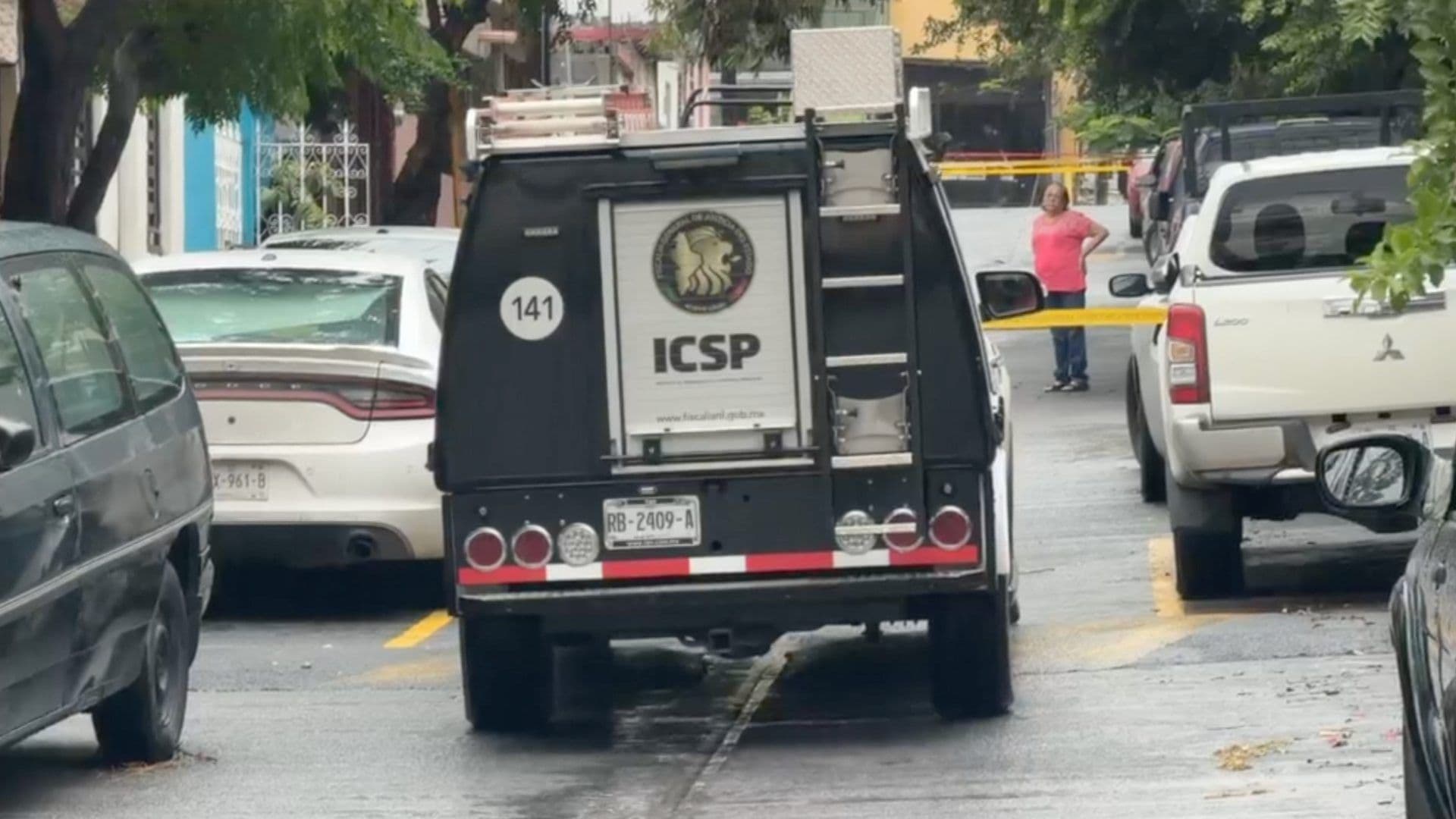 Peritos del ICSP investigan muerte de hombre en Santa Catarina