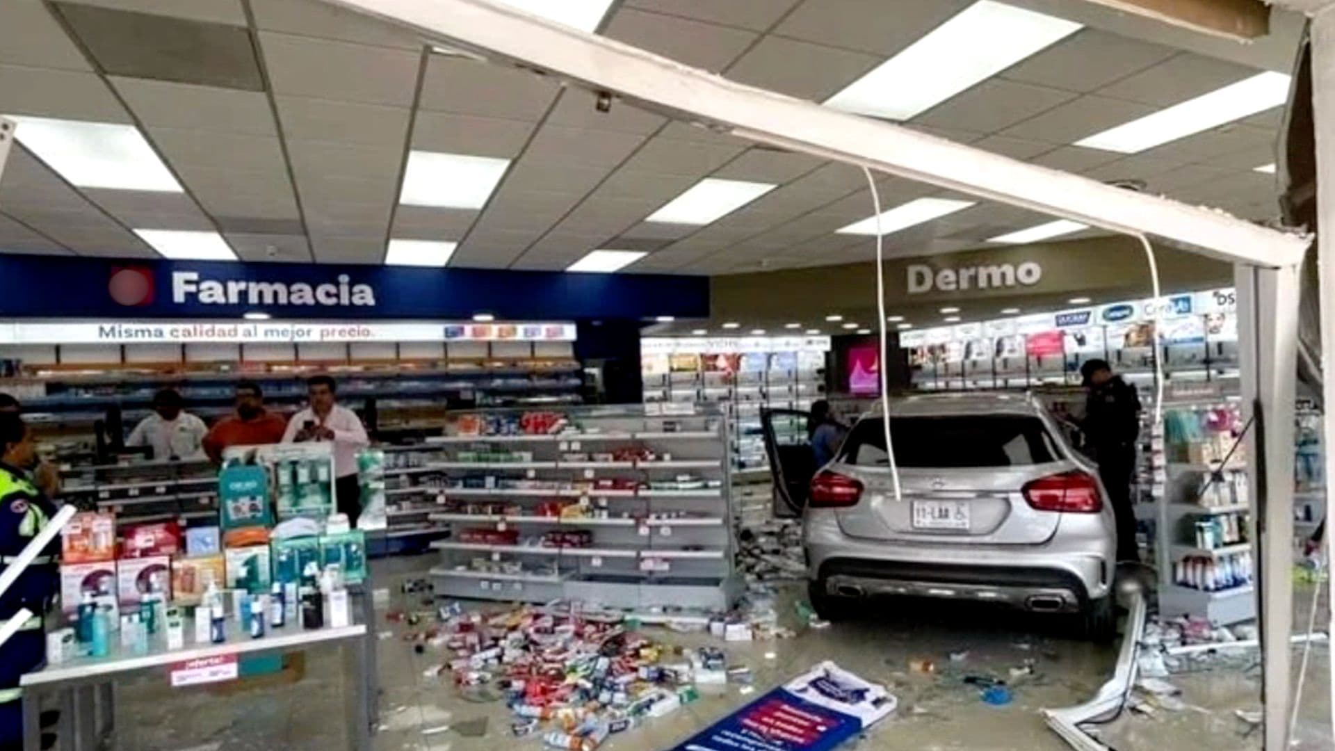 Choque en farmacia