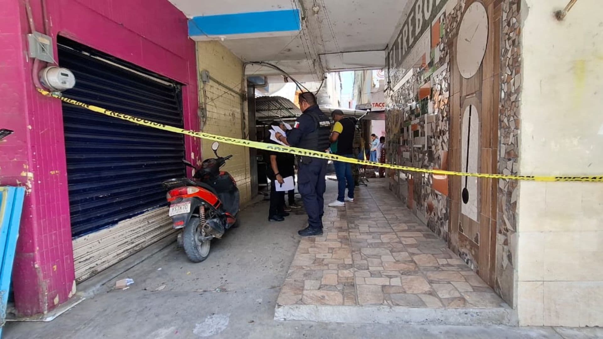 Muere Vendedor de Coctéles en Álamo Temapache; Autoridades Investigan las Causas
