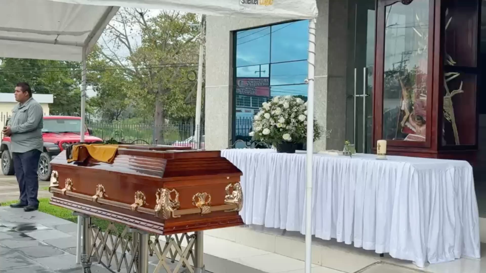Con Homenaje de Cuerpo Presente, Dan Último Adiós a Luis Ángel, Reportero Asesinado en Poza Rica