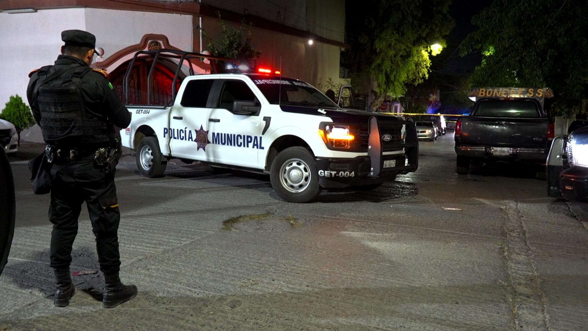 Asesinan a Balazos a Mujer y Hieren a Policía en Guadalupe, Nuevo León