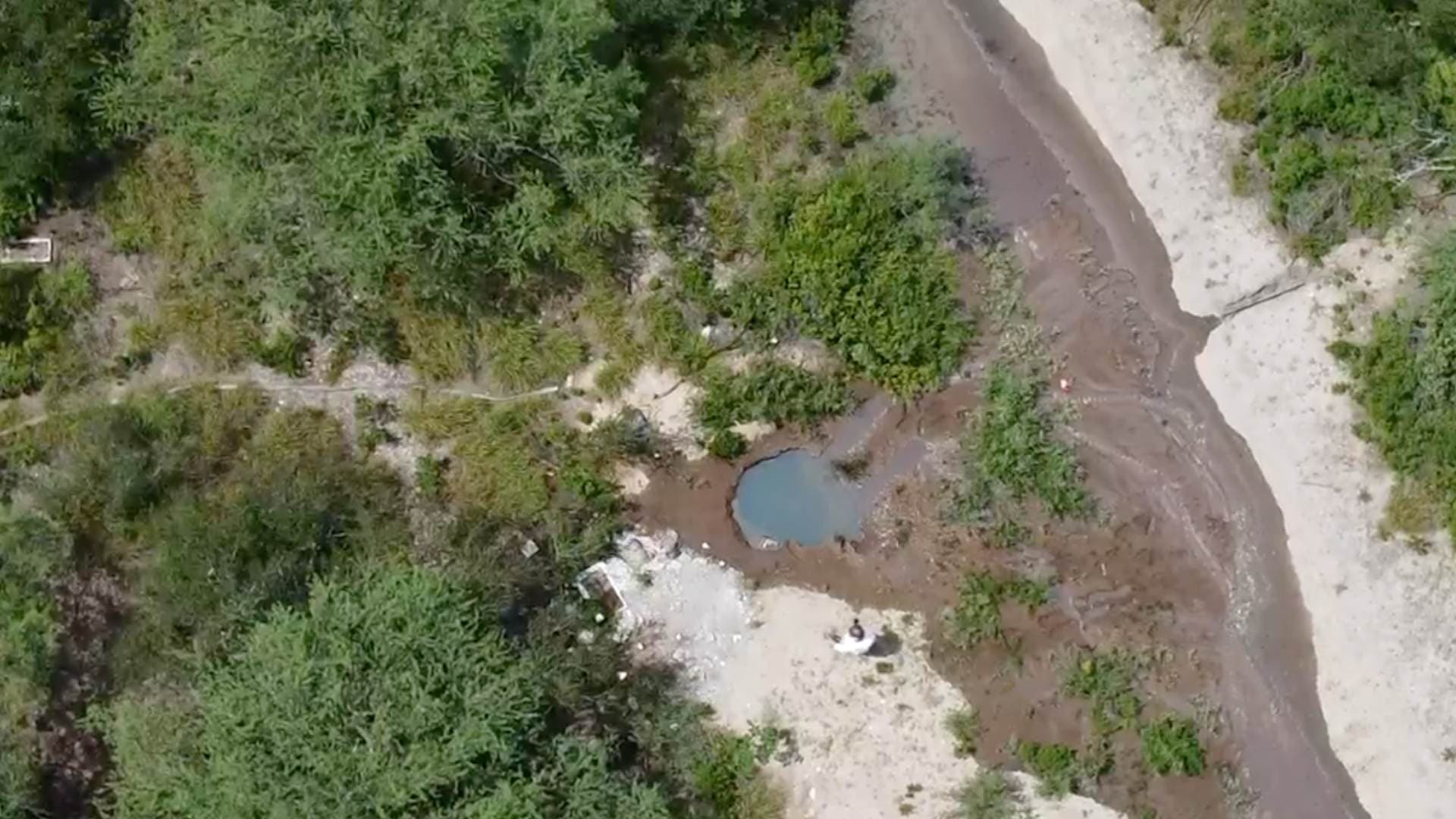 Toma aérea de fuga de combustible en El Carmen