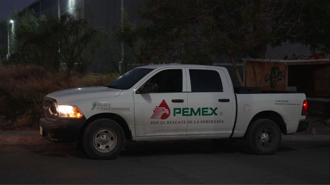 Camioneta de PEMEX