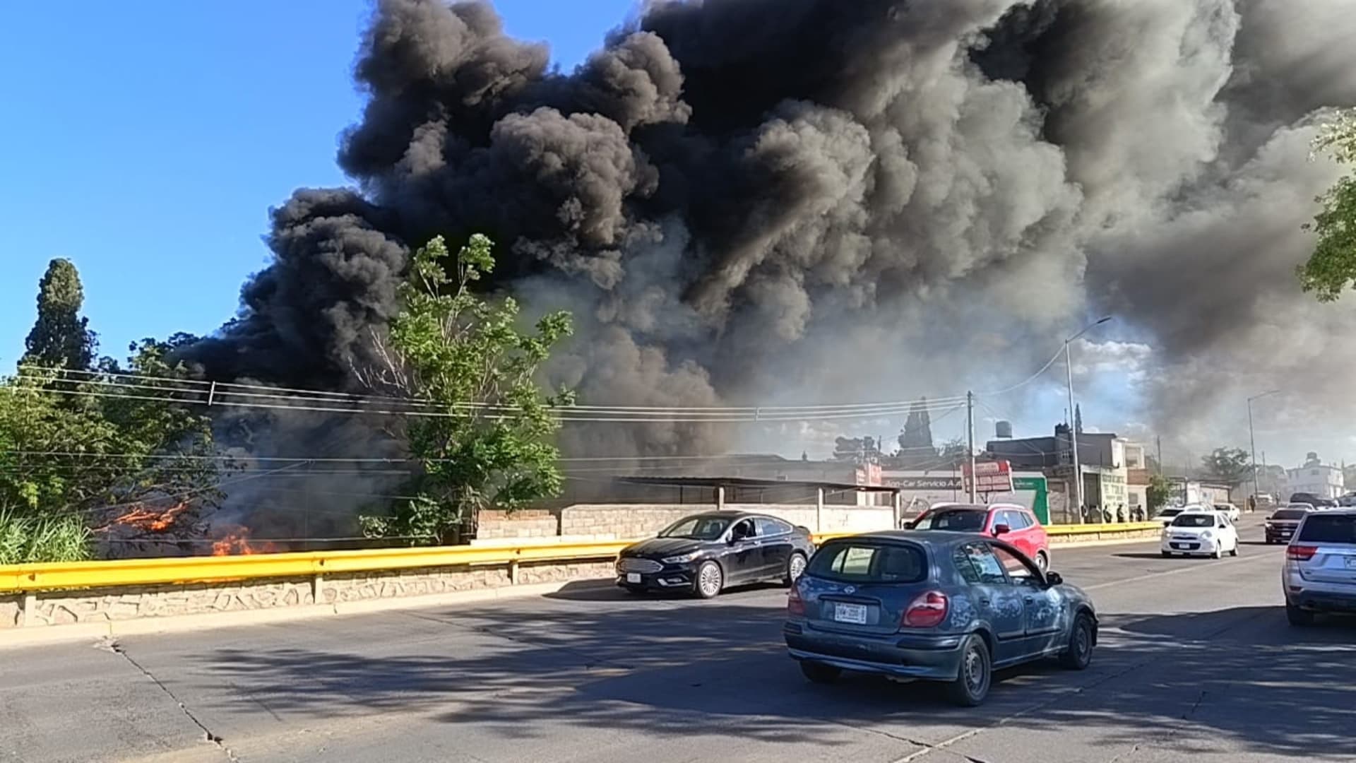La comuna de humo era visible desde distintos puntos de la ciudad
