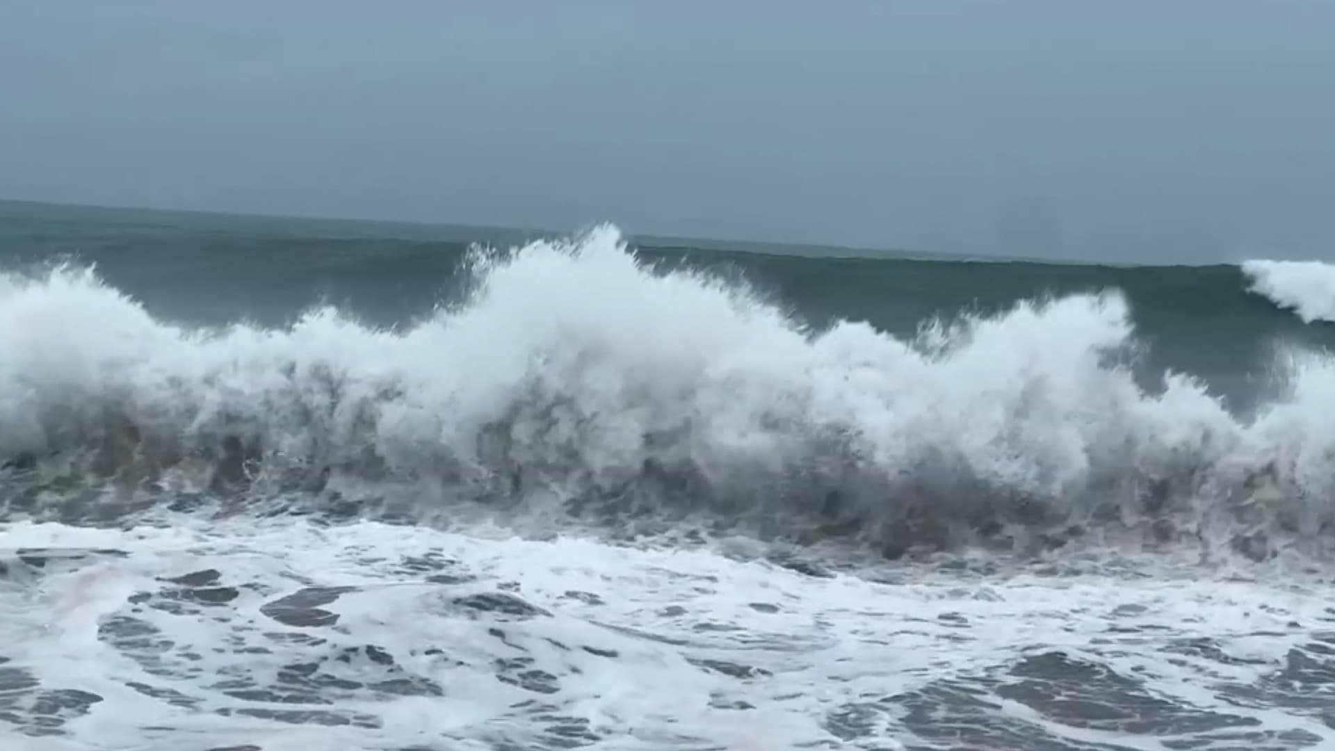 El huracán Rachel se aleja de Jalisco.