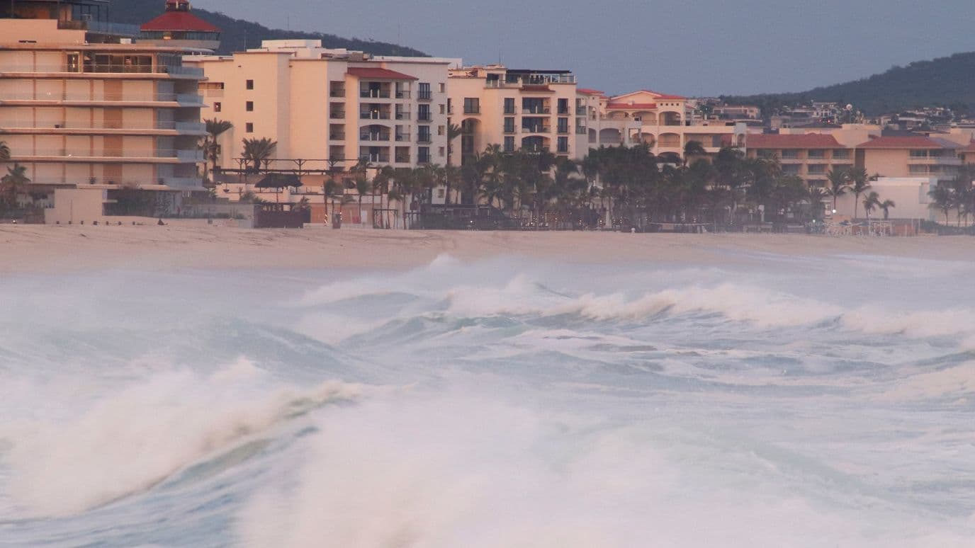 Efectos del huracán Rachel en Playa Costa Azul, en Baja California Sur