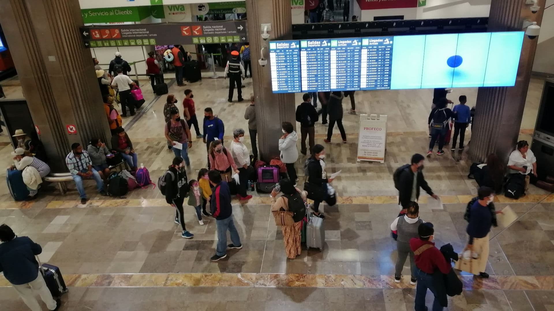 Autoridades cancelan operaciones aeroportuarias por impacto de Simon