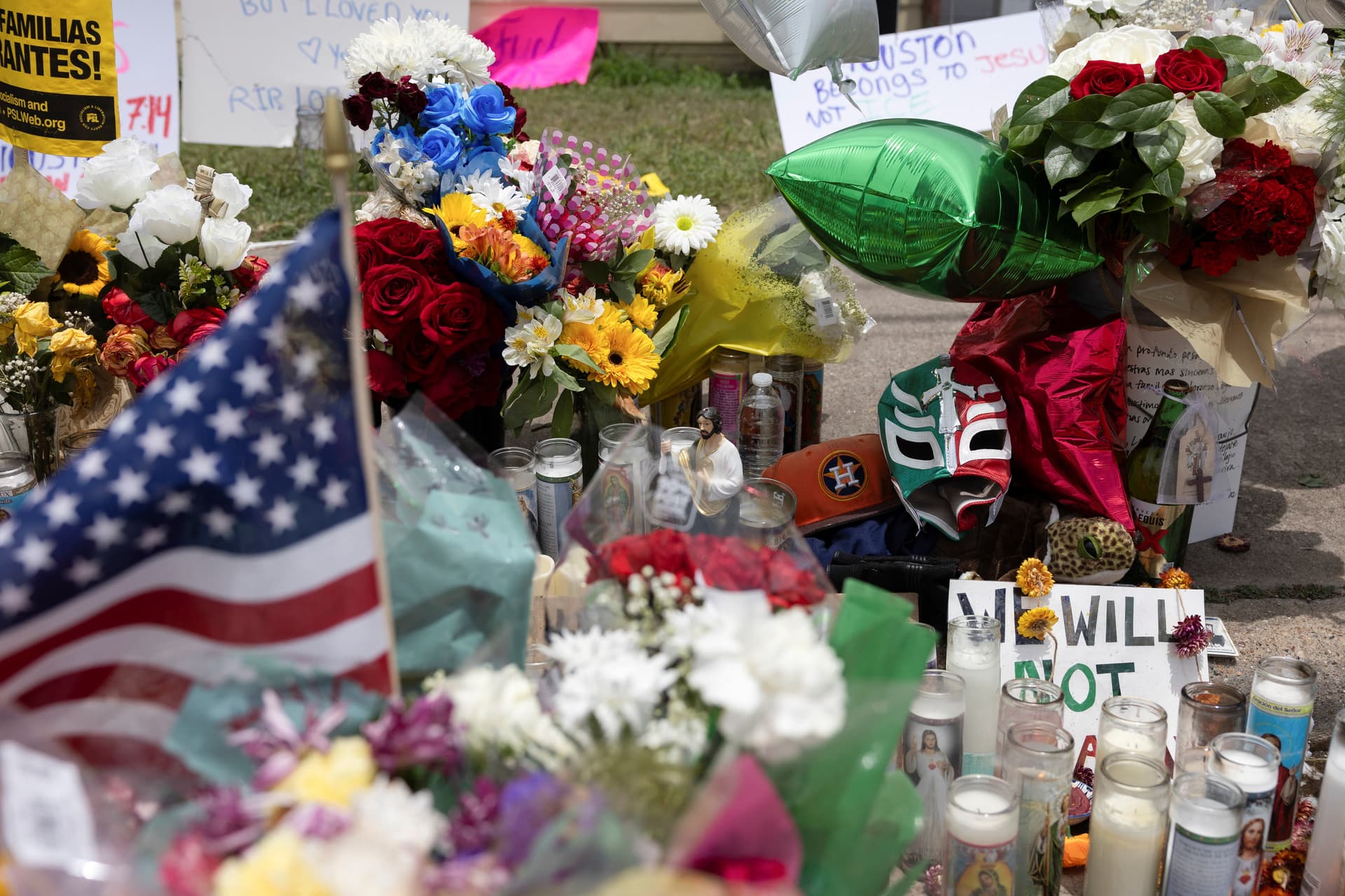 Memorial por muerte de migrante mexicano en operativo de ICE