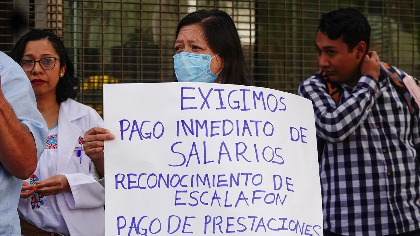 Personal de salud realiza protesta en IMSS Bienestar en octubre 2024 en CDMX. Foto: Cuartoscuro | Archivo