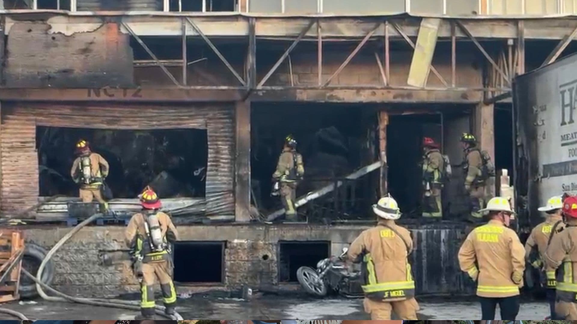 Incendio Consume Dos Bodegas en la Central de Abastos de Tijuana, Baja California