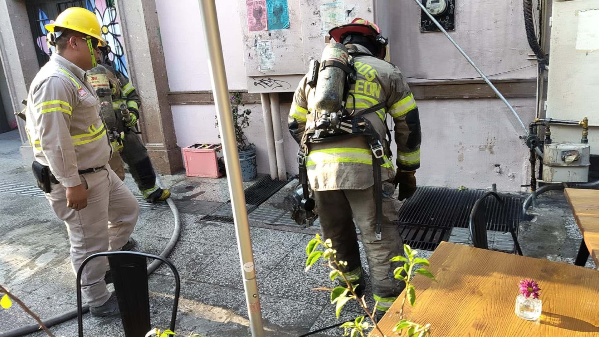 Bomberos y Personal de Protección Civil Apagaron el incendio