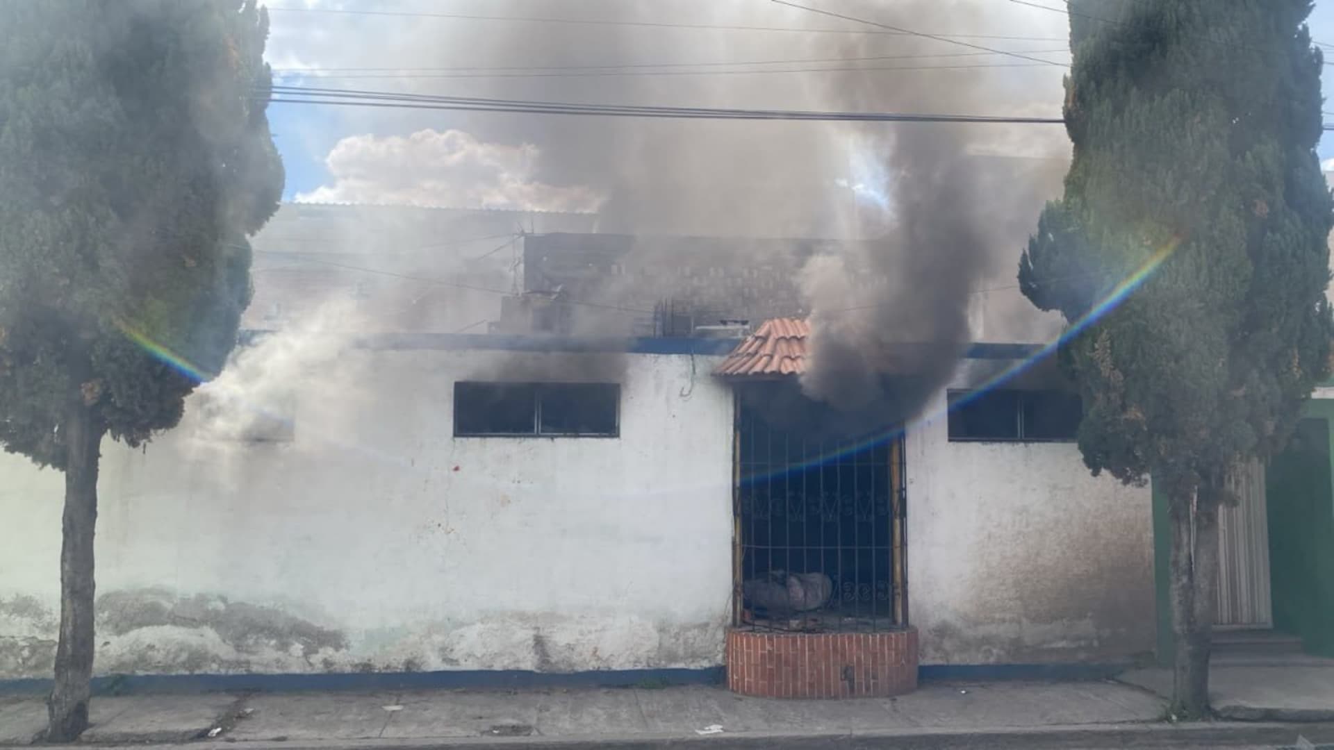 Incendio Basura Sofocado Vivienda Abandonada Colonia Estación Nueva Puebla