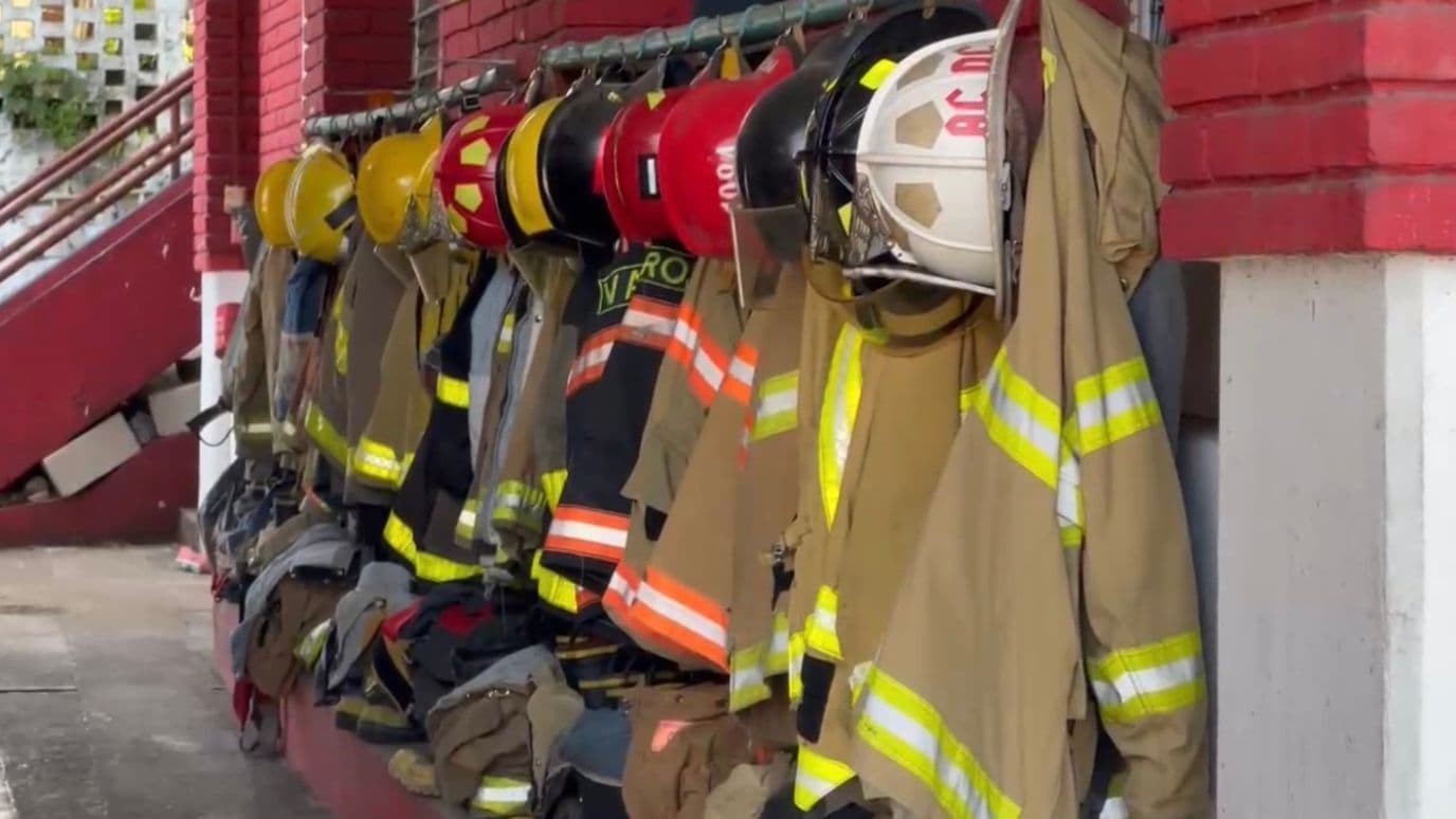Se incendia casa en colonia El Tesoro en Coatzacoalcos.
