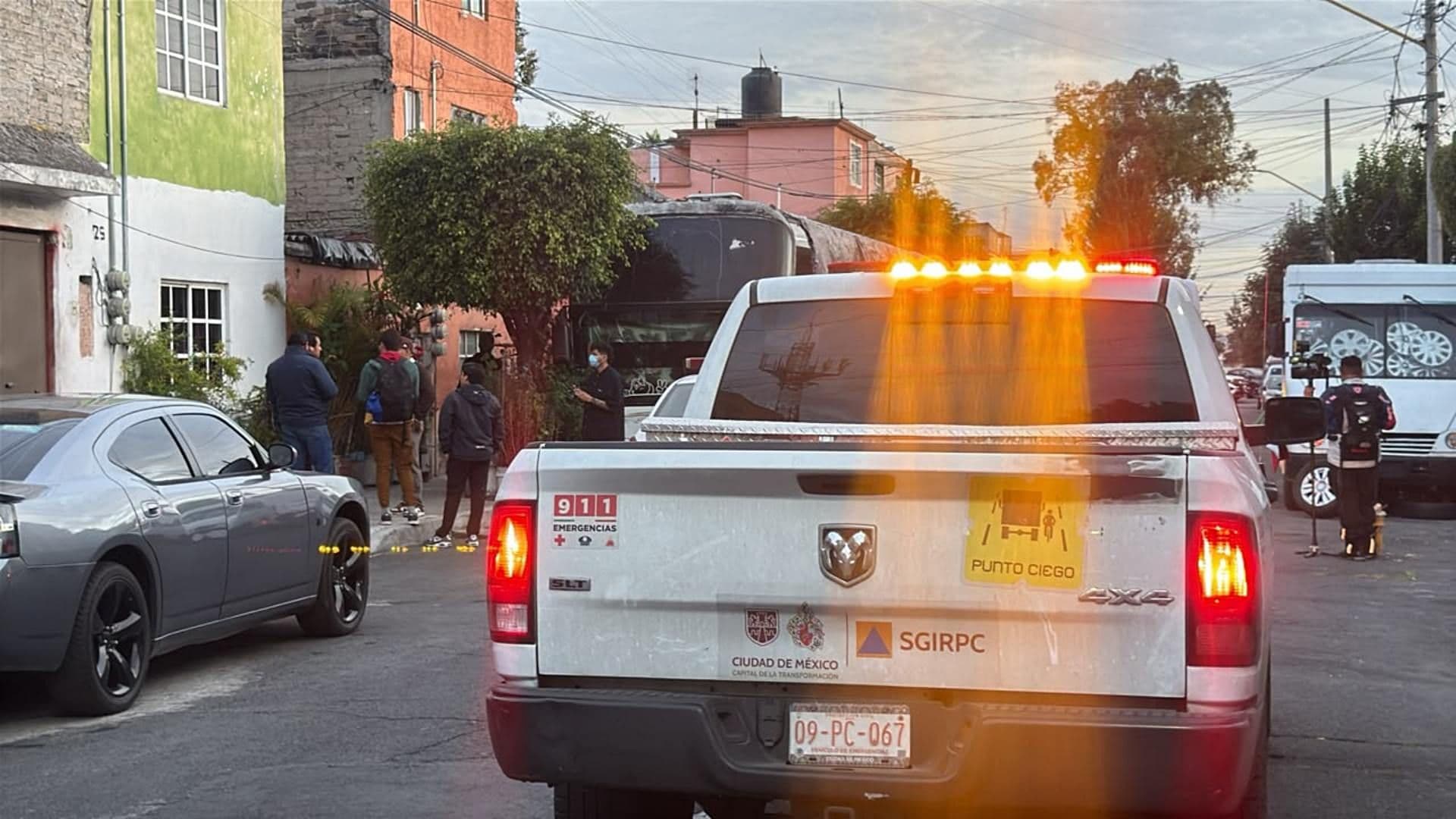 Unidad de protección civil acude a zona de incendio en Venustiano Carranza, CDMX. Foto: N+