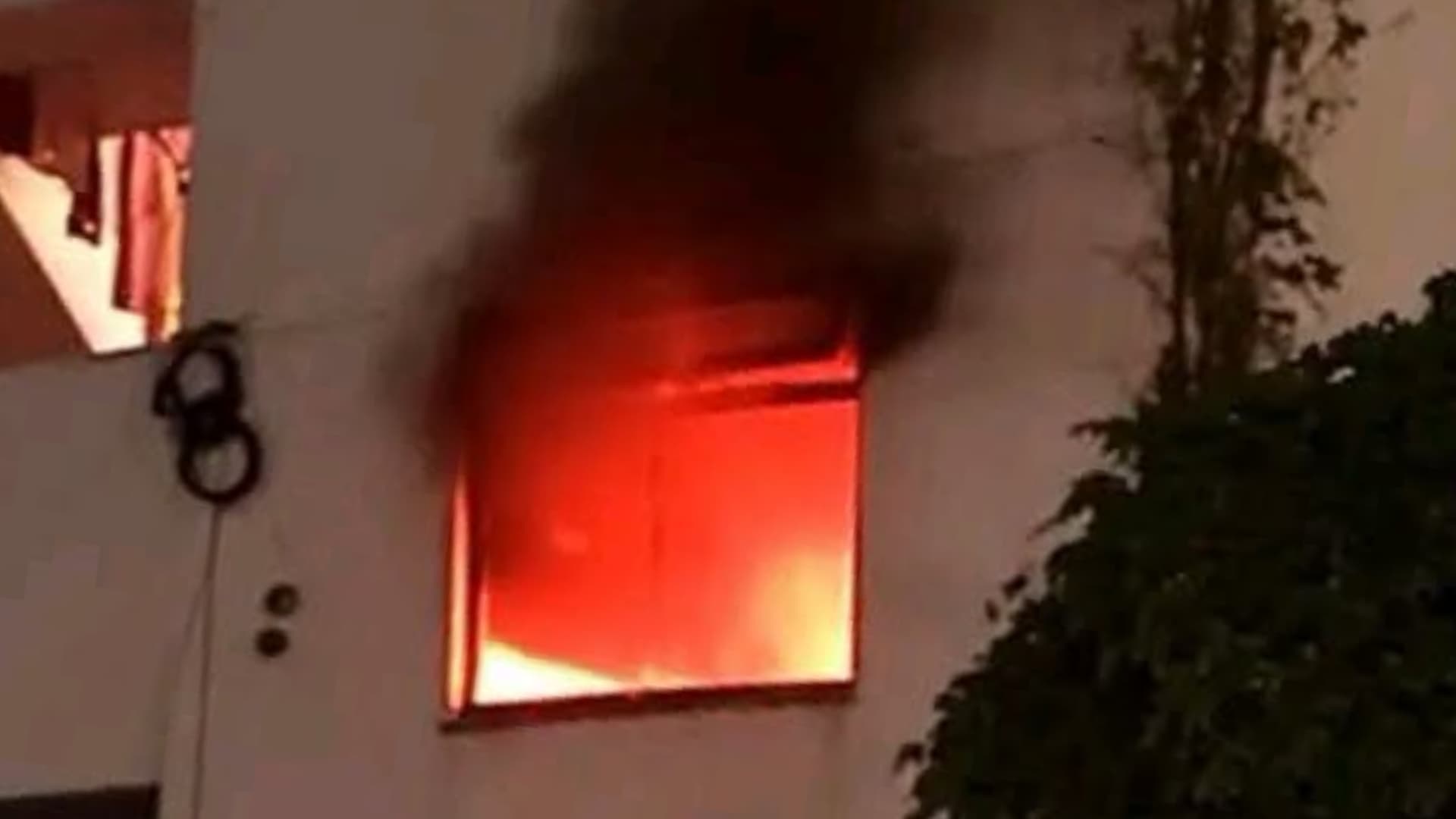 Departamento se incendia por veladora encendida en Tehuacán.