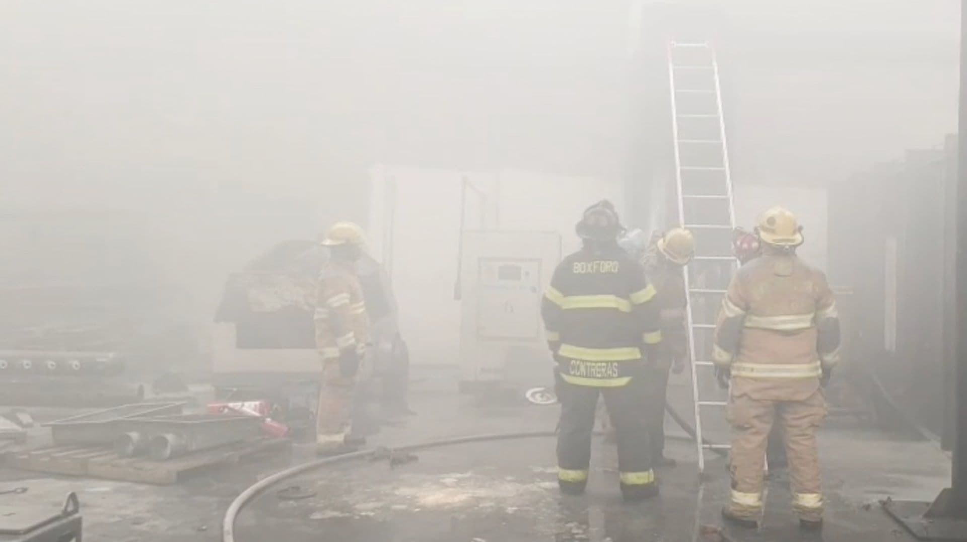 Incendio en Fábrica de Pinturas en Guadalupe, NL: Desalojan a 26 Empleados y Cinco Vecinos