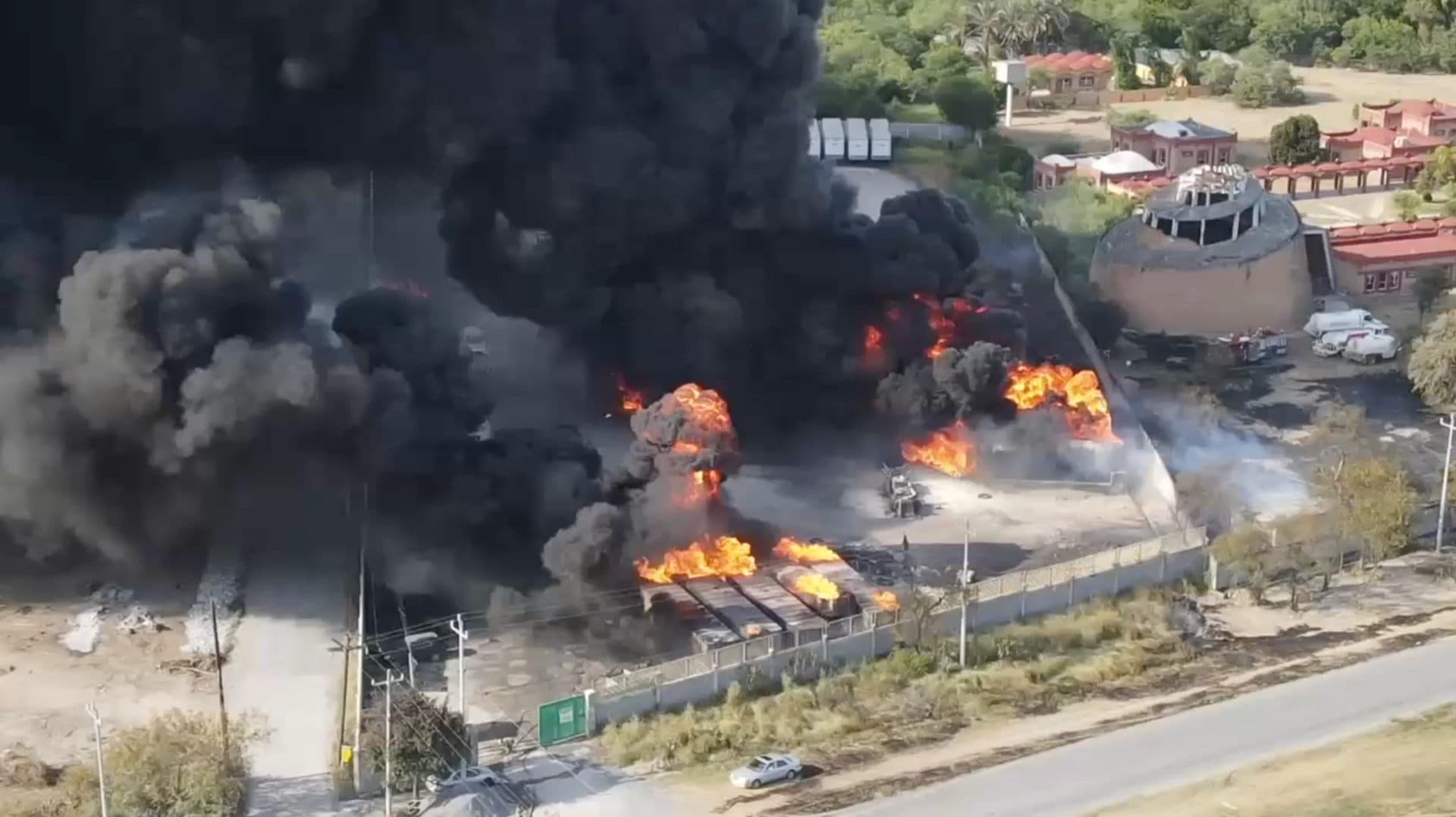 Humo por incendo en fábrica