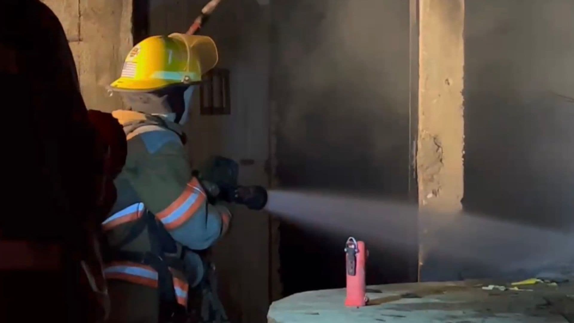 Incendio en baldío amenazaba con extender a chatarrera en el sur de Veracruz