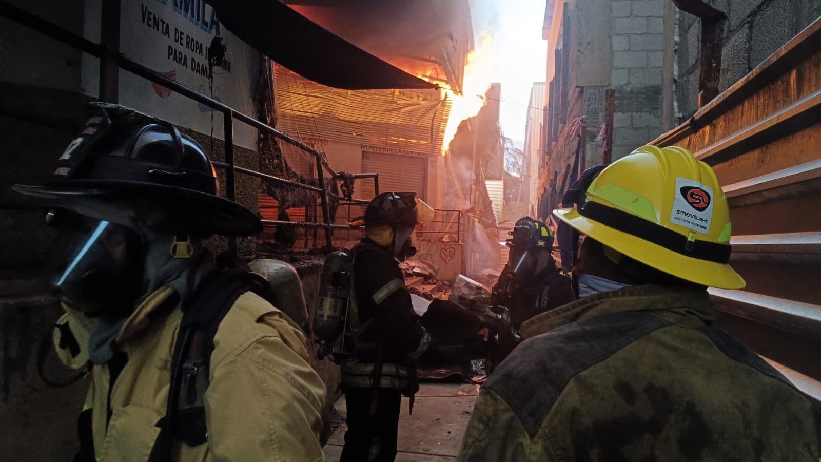 Incendio consume el Mercado Central de Acapulco