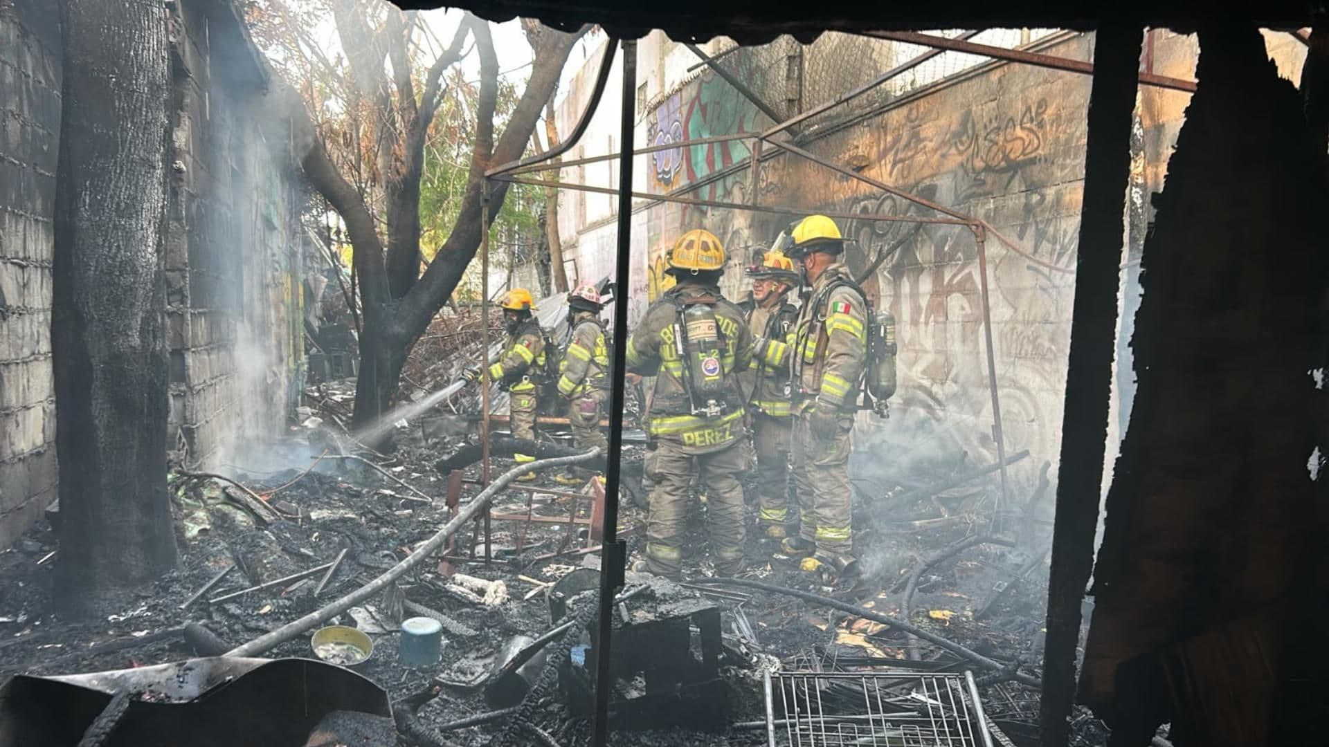 Incendio de basura moviliza a cuerpos de emergencia