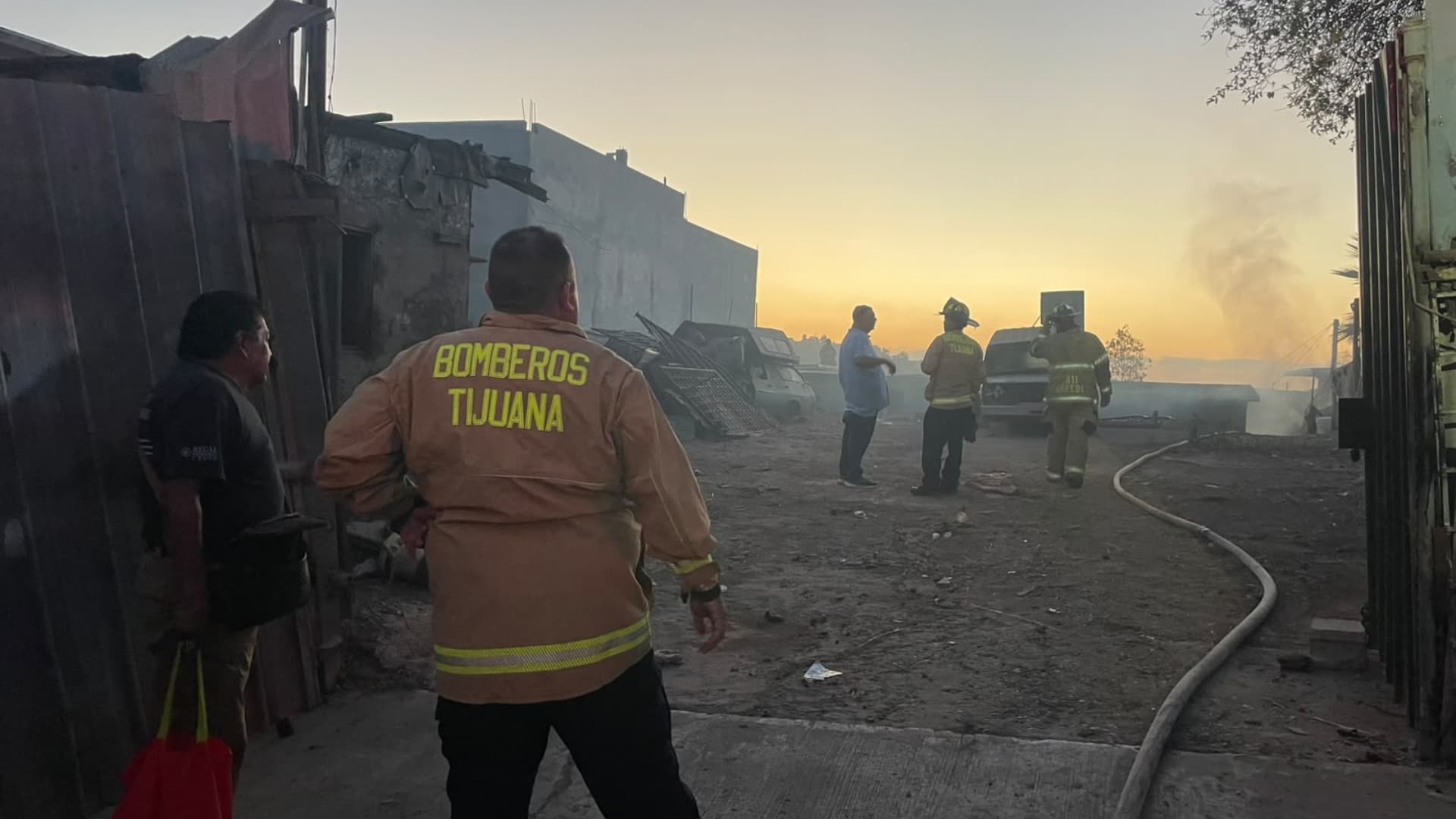 Registran Incendio en Una Vecindad en la Colonia Obrera de Tijuana, BC