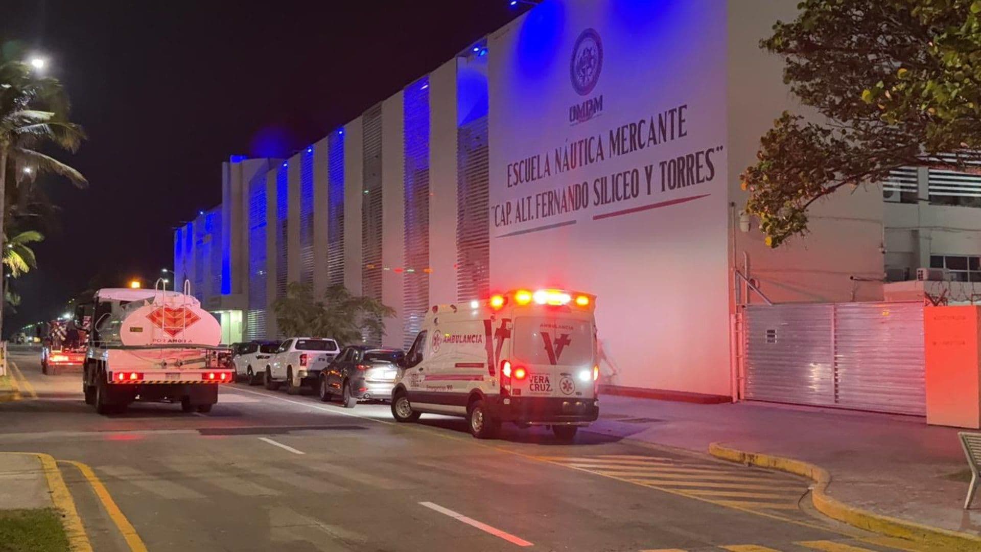 Evacuan Estudiantes por Incendio en Escuela Náutica Mercante de Veracruz