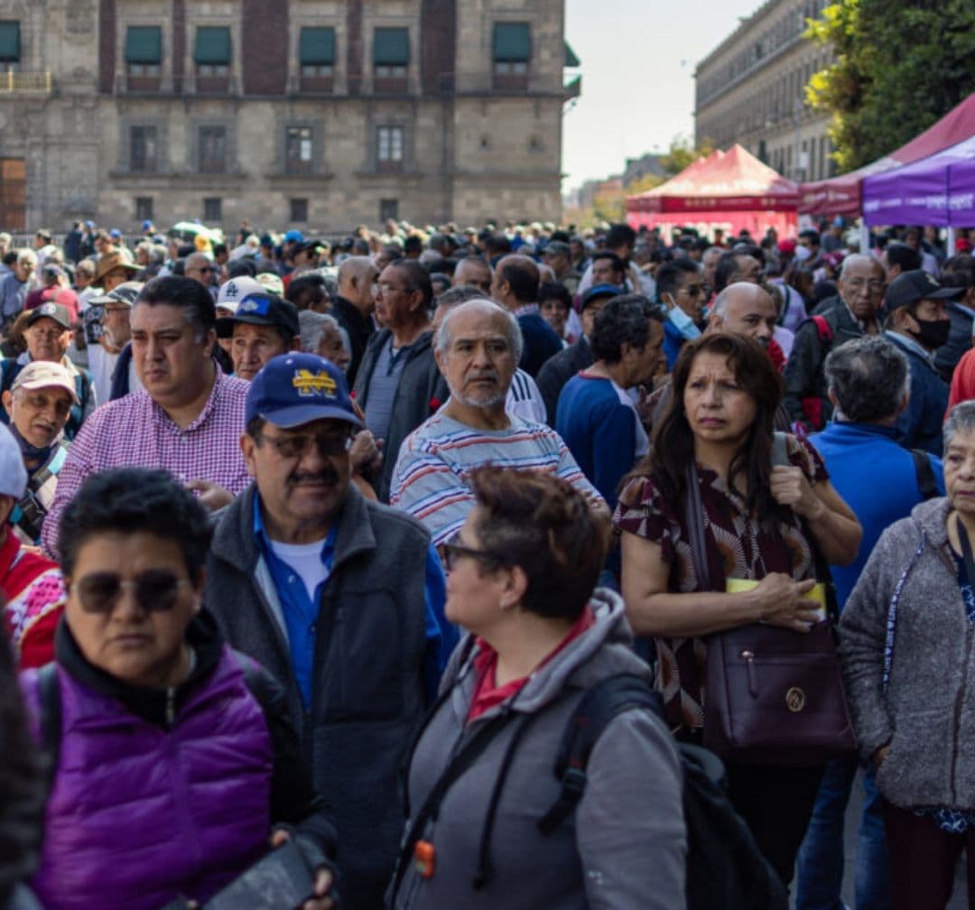 Concentración de personas en el Zócalo de la CDMX