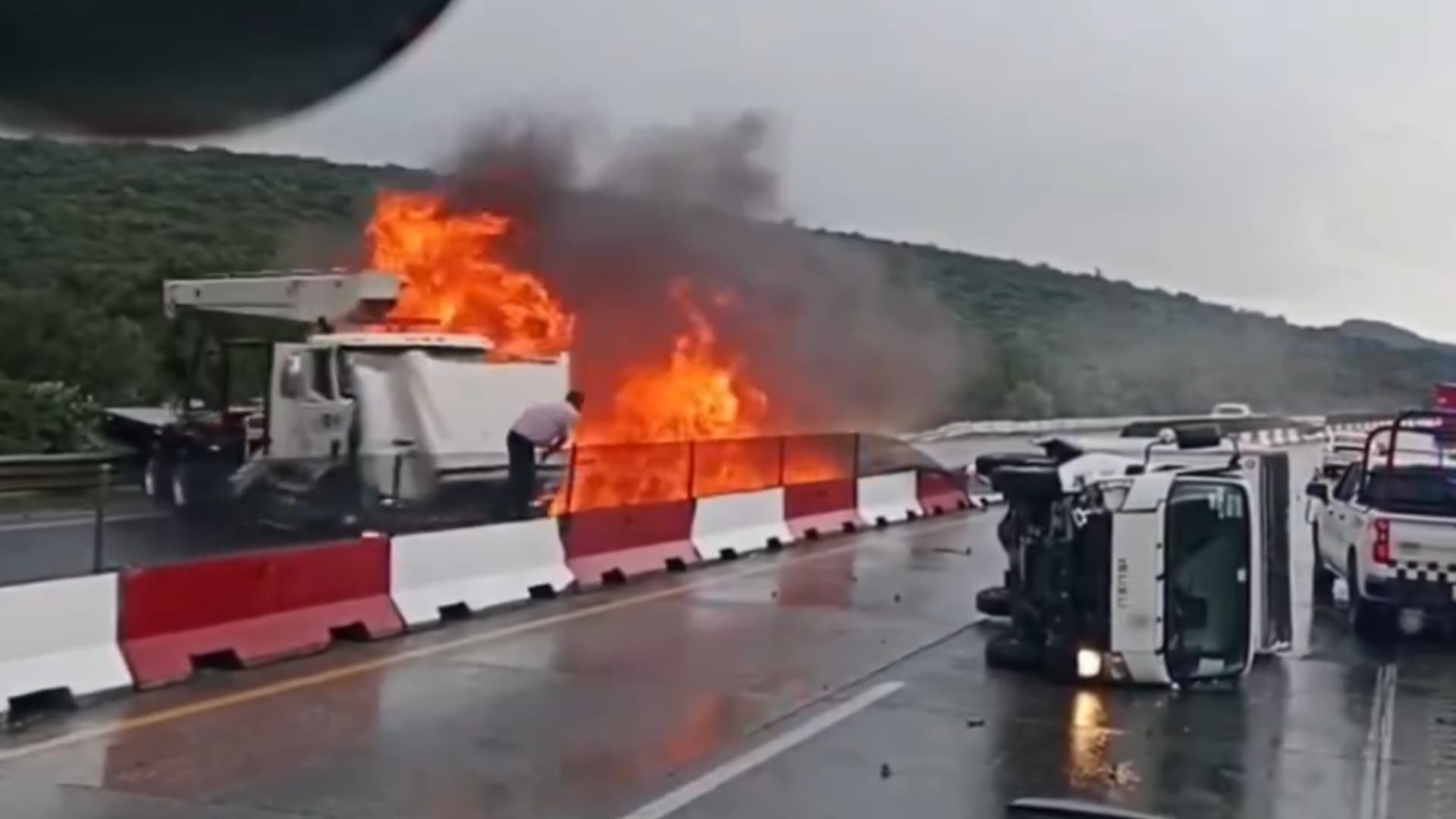 Accidente de grúa en Arco Norte deja cierre total.