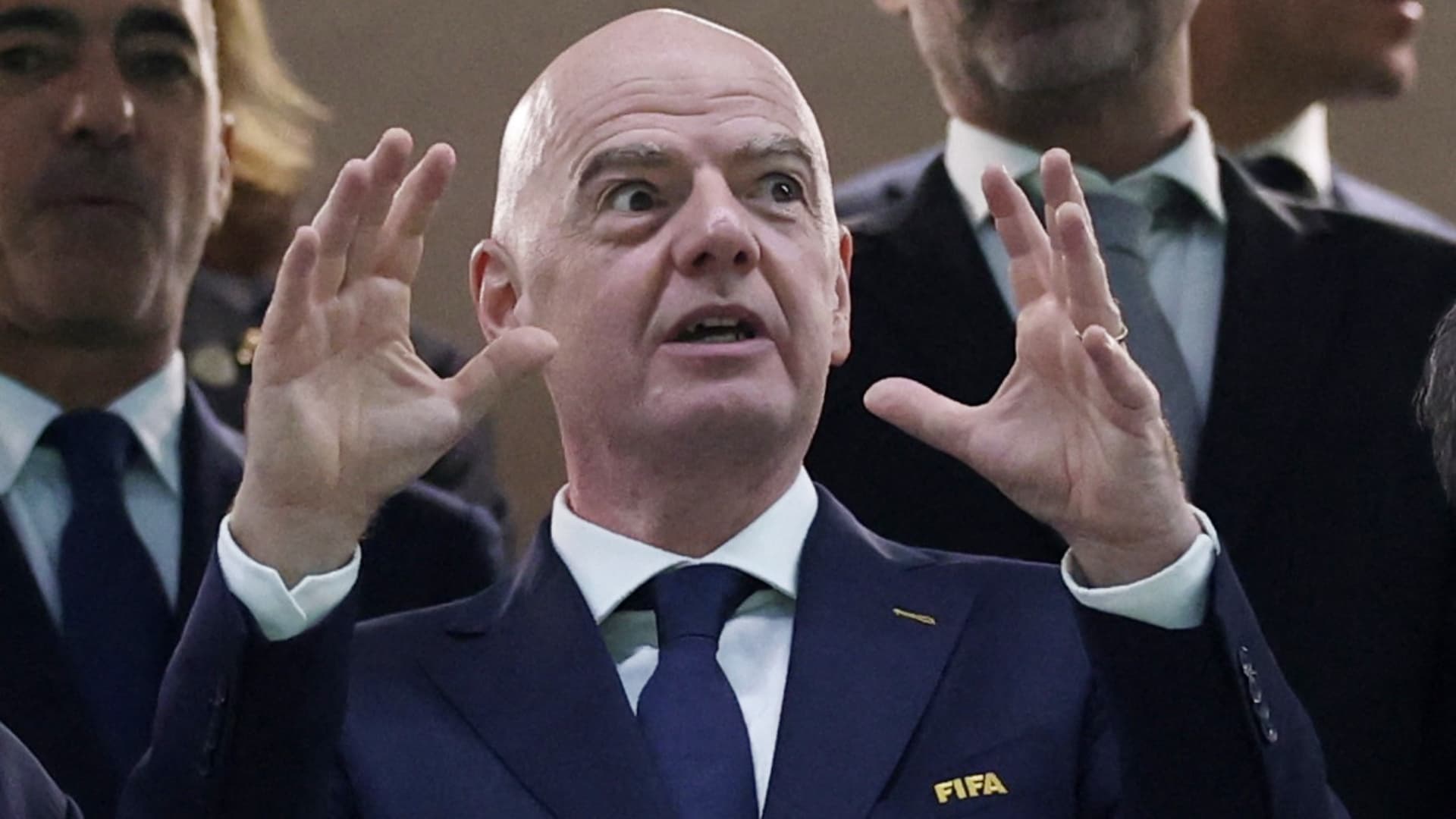 Bromea Infantino con Aumentar Mundial a 64 Equipos: "Quizá Clasificaría Italia"