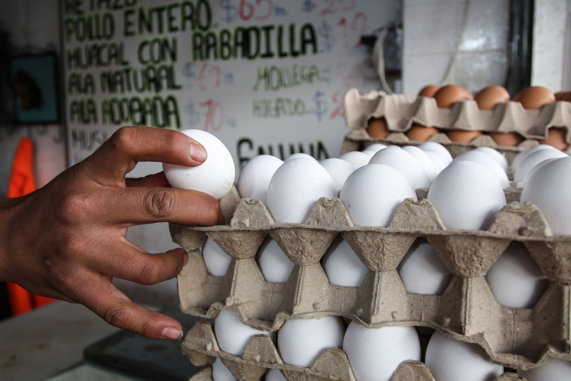 Venta de huevo en mercado de CDMX
