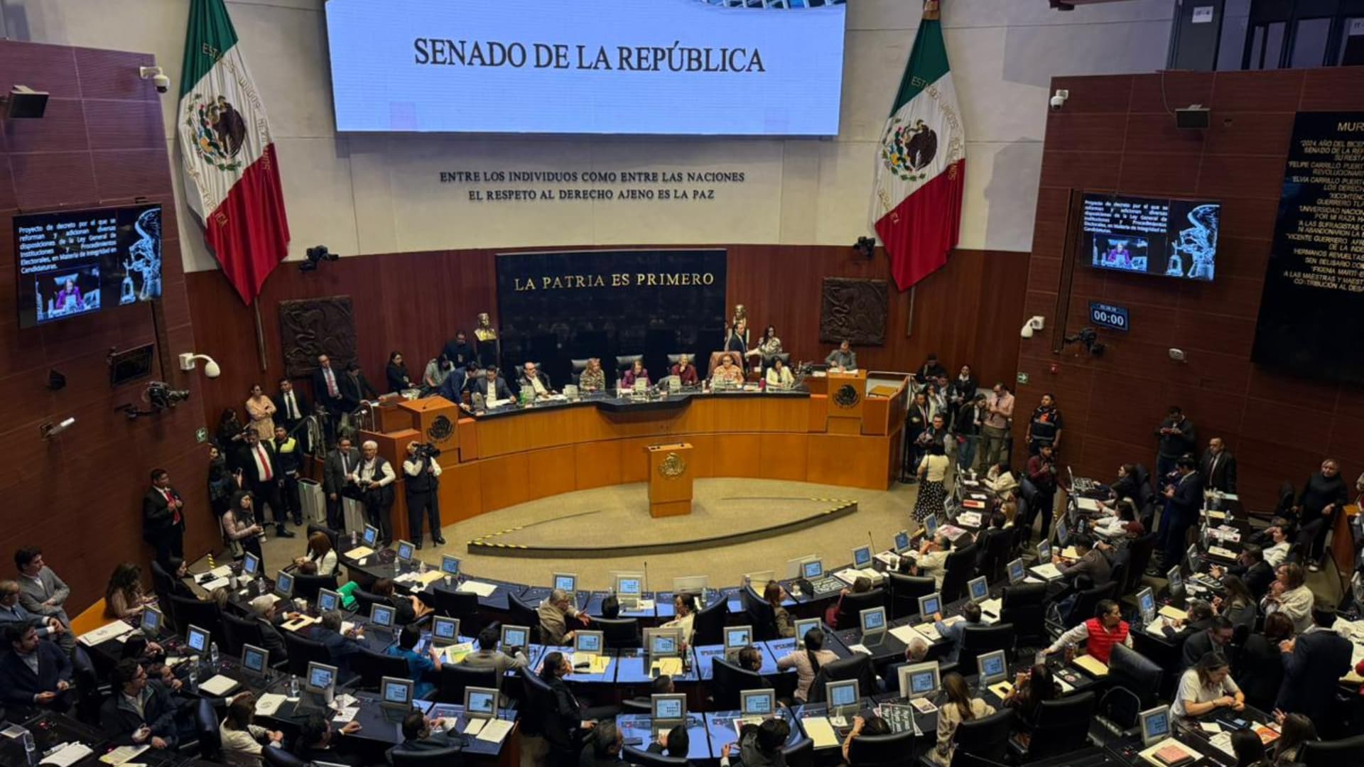 Sesión extraordinaria en el Senado