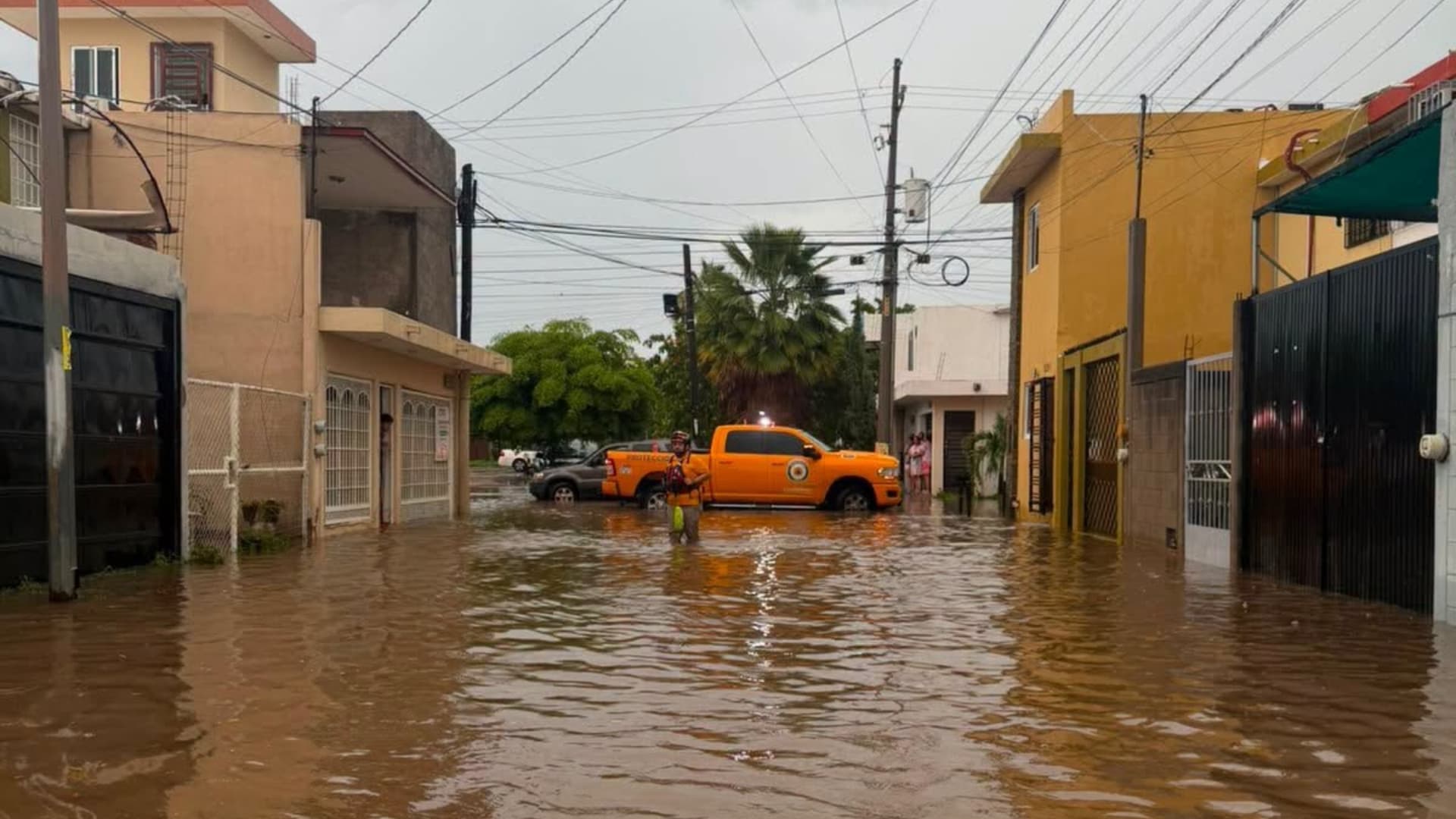 Se pide evitar circular por áreas inundables