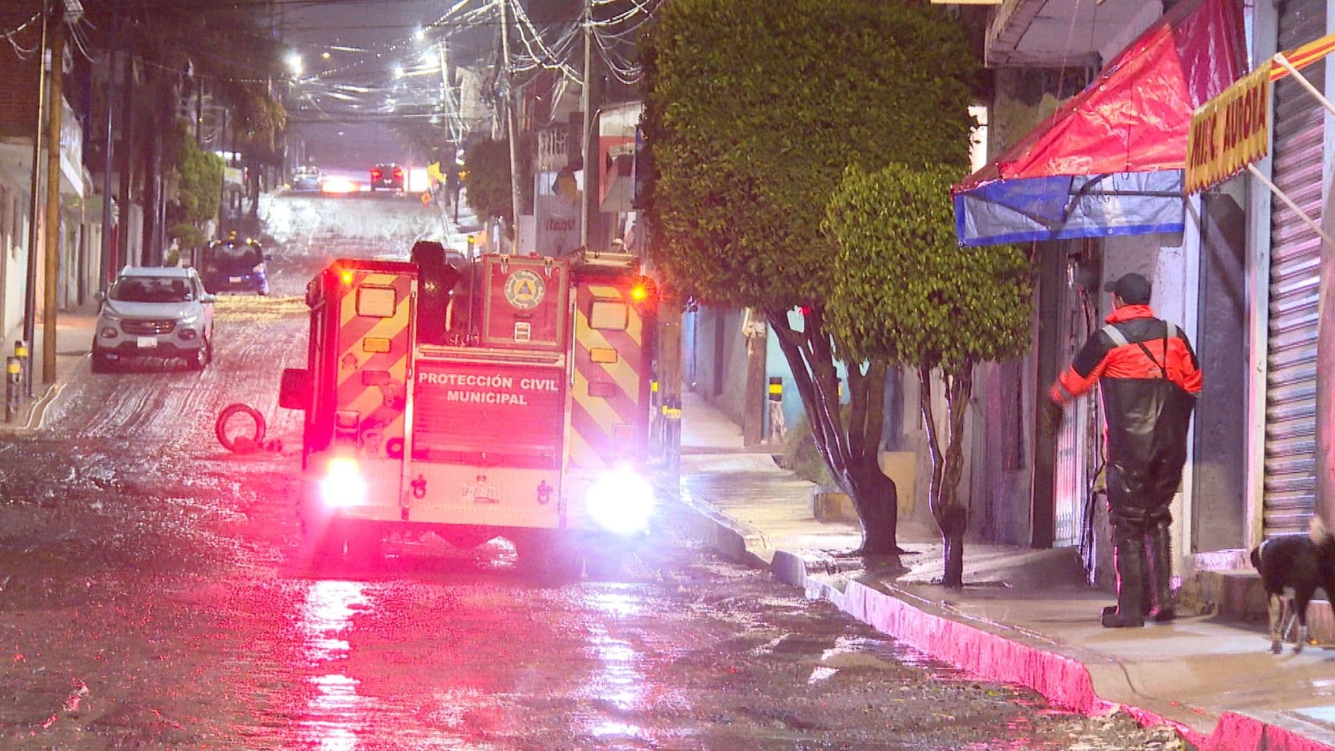 Se inunda casa por segunda ocasión en Loma Bonita Caleras, Puebla.