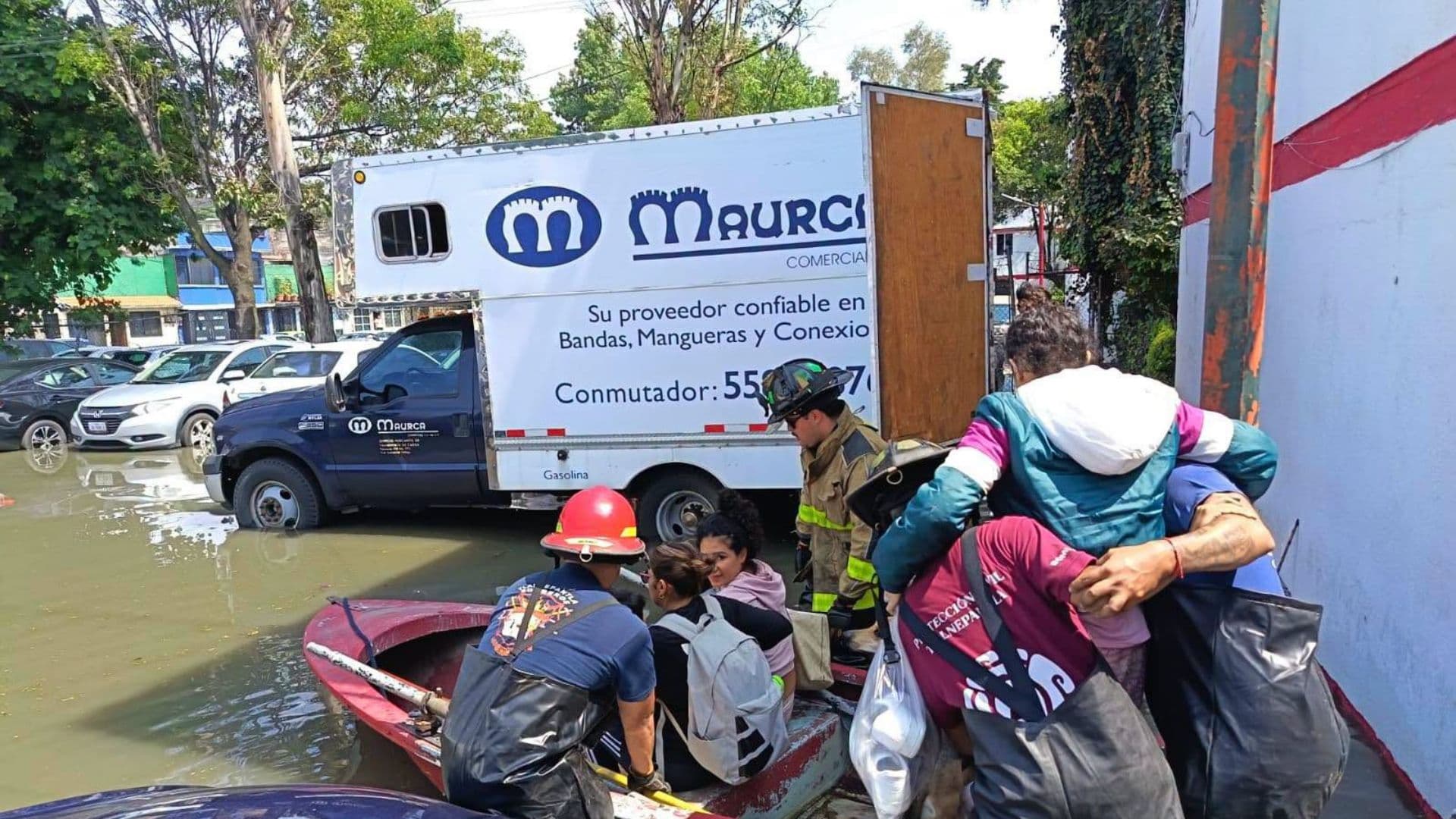 Labores de rescate en Tlalnepantla