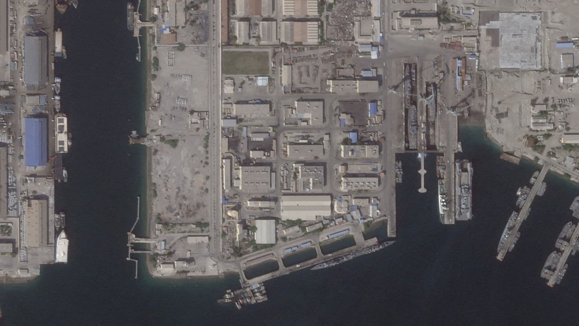 Puerto de Bandar Abbas, provincia de Hormozgán, Irán, el 26 de febrero de 2026.