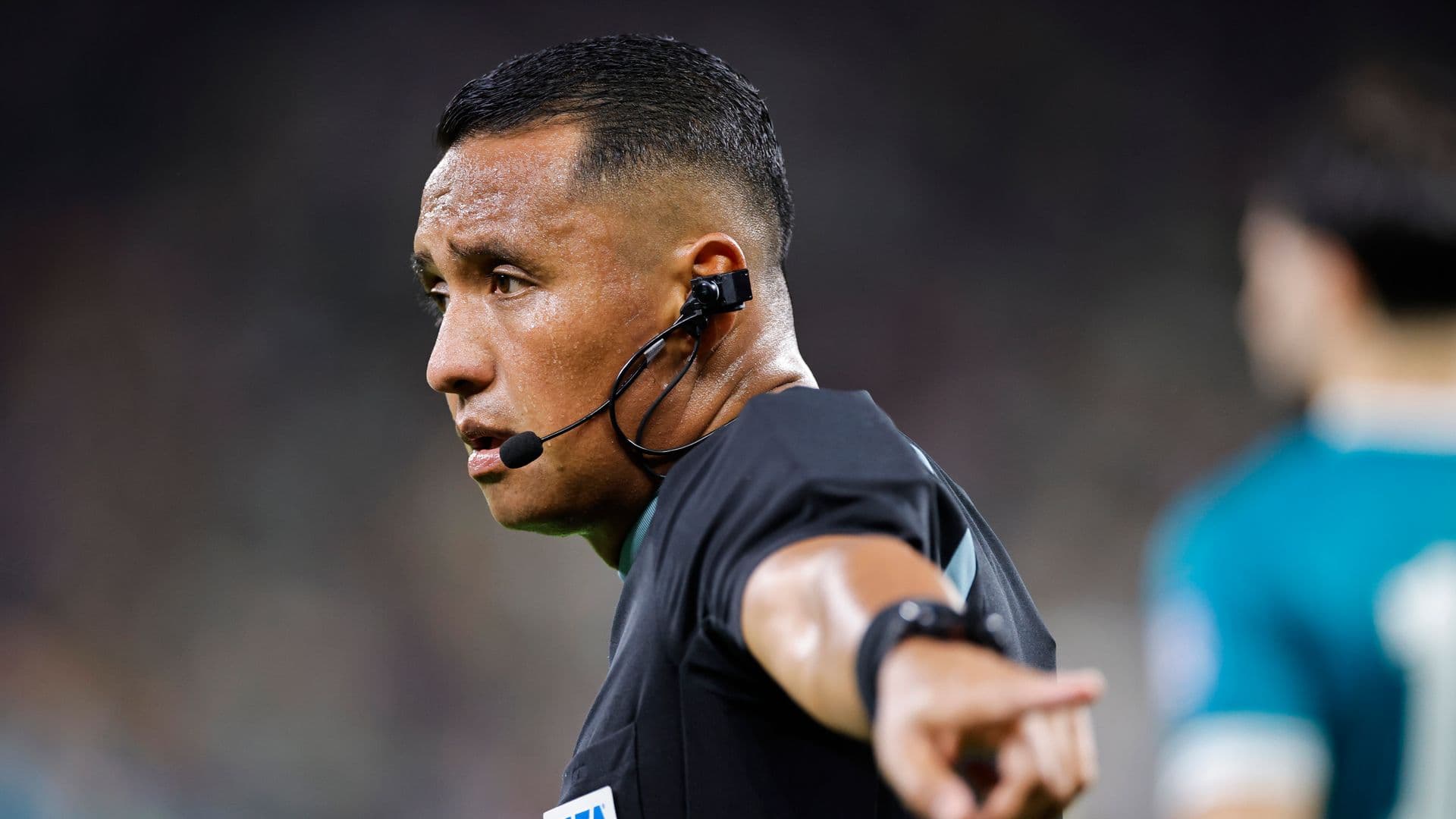 Iván Barton, árbitro salvadoreño, durante el Mundial 2026