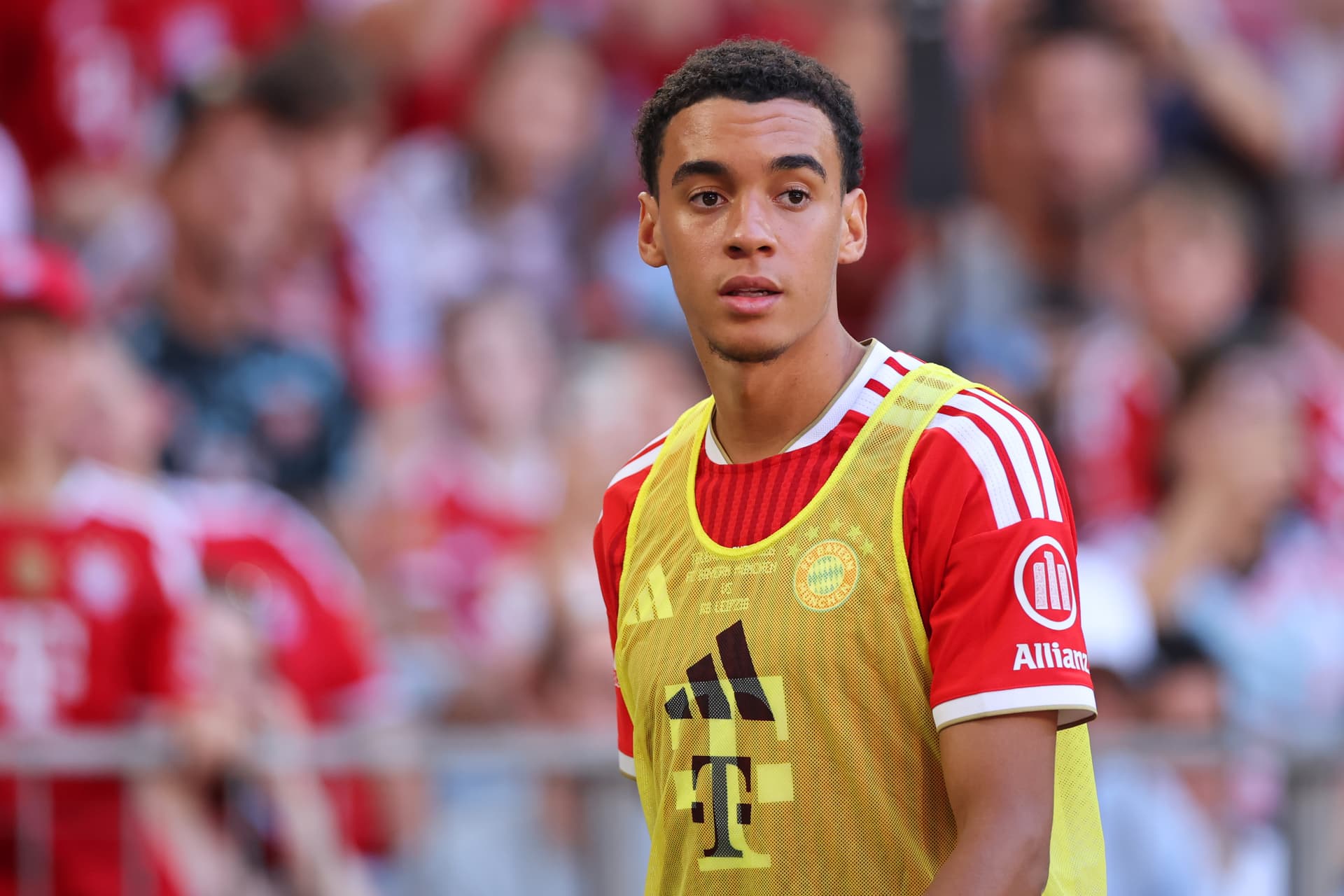 Jamal Musiala durante un partido con el Bayern Múnich
