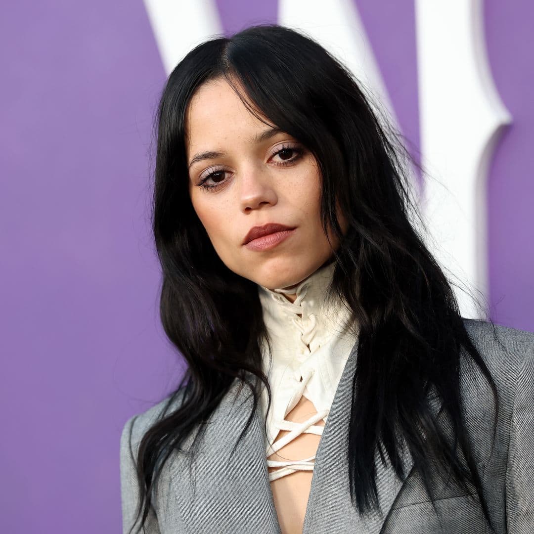 Jenna Ortega Reaparece en Entrevista y su Apariencia Preocupa a sus Fans
