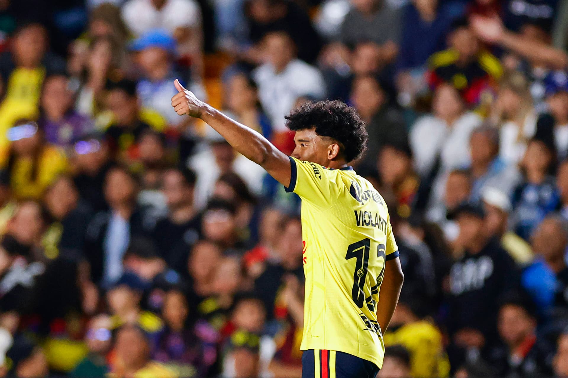 Isaías Violante, jugador del Club América, en un partido del Apertura 2026 de la Liga MX