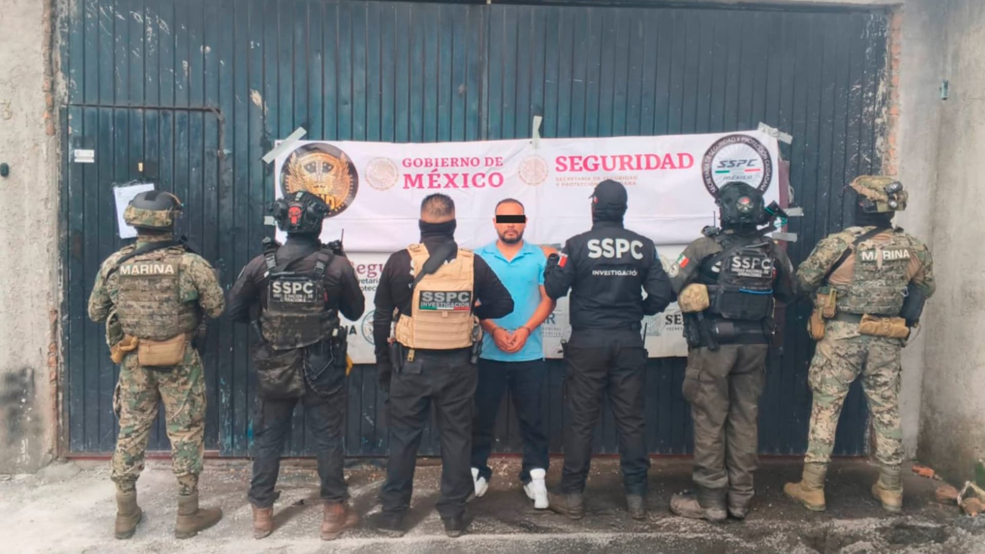 Se aseguraron tres armas largas, vehículos, equipos y diversos bienes.