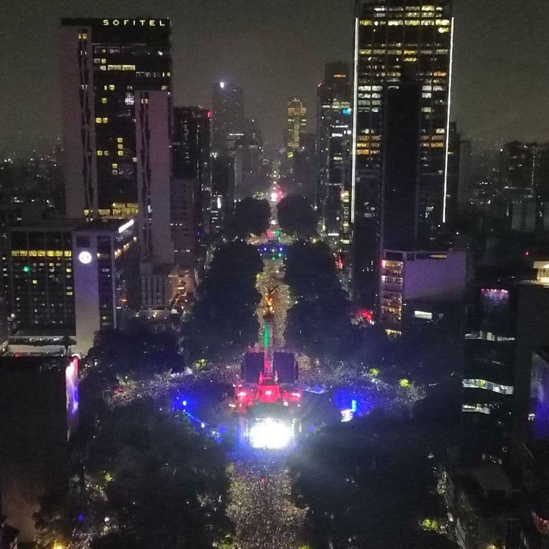 Celebración de miles de aficionados en Paseo de la Reforma tras triunfo de la Selección Mexicana ante Ecuador. Foto: Cuartoscuro | Archivo