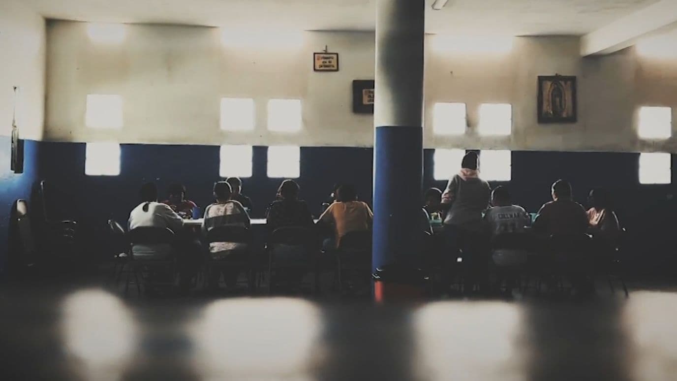 Jóvenes en centro de rehabilitación.