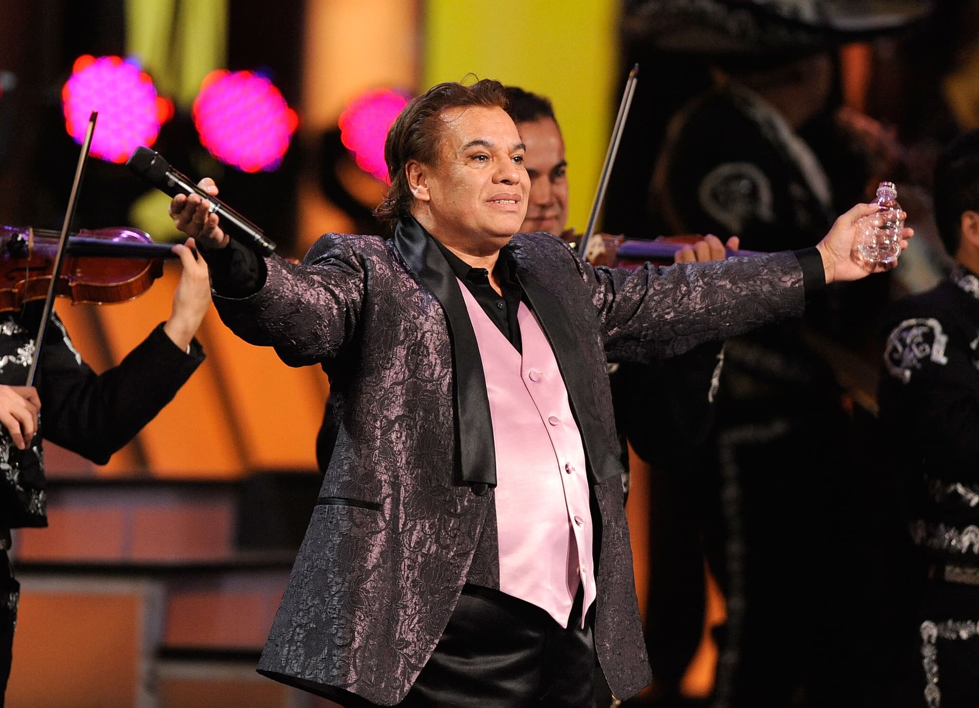juan-gabriel-canciones-para-otros-artistas-exitos