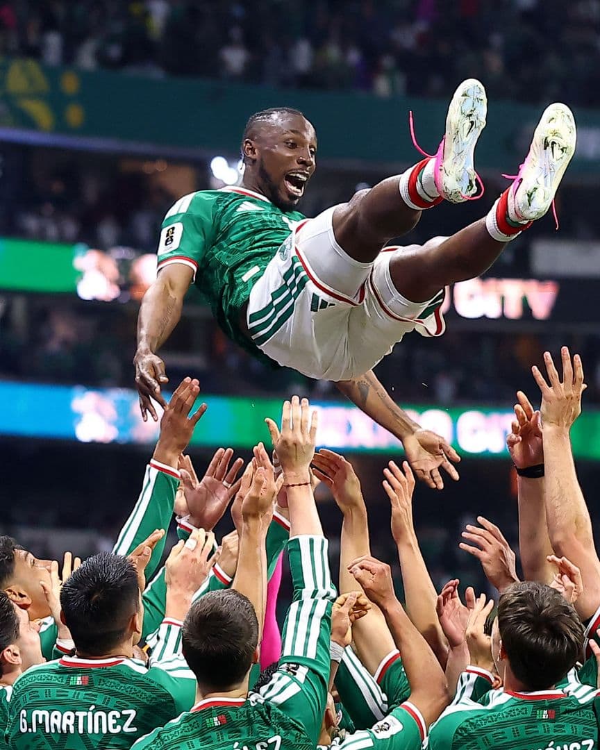 Julián Quiñones Selección Nacional