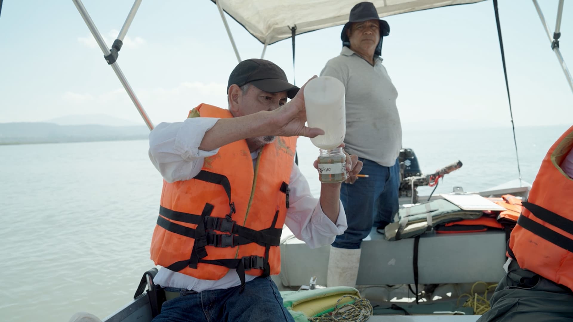 La CONAGUA detectó presencia de contaminantes, como bacteria E. coli, o niveles de toxicidad en el lago desde 2012.