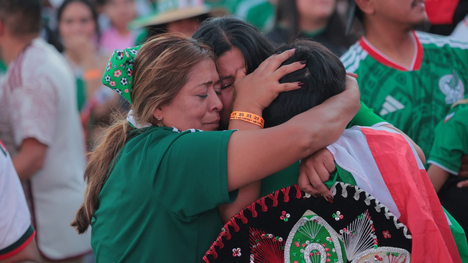Aficionados lloran por la derrota de México en el Mundial 2026