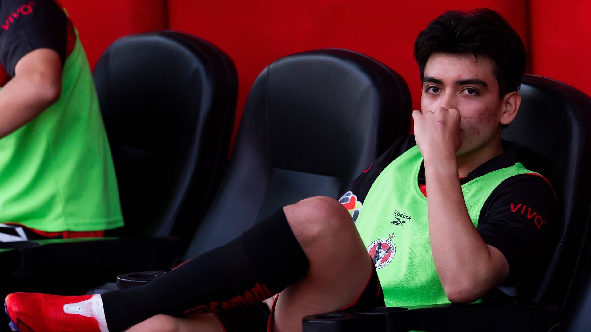 Gilberto Mora durante un partido de Liga MX con Tijuana